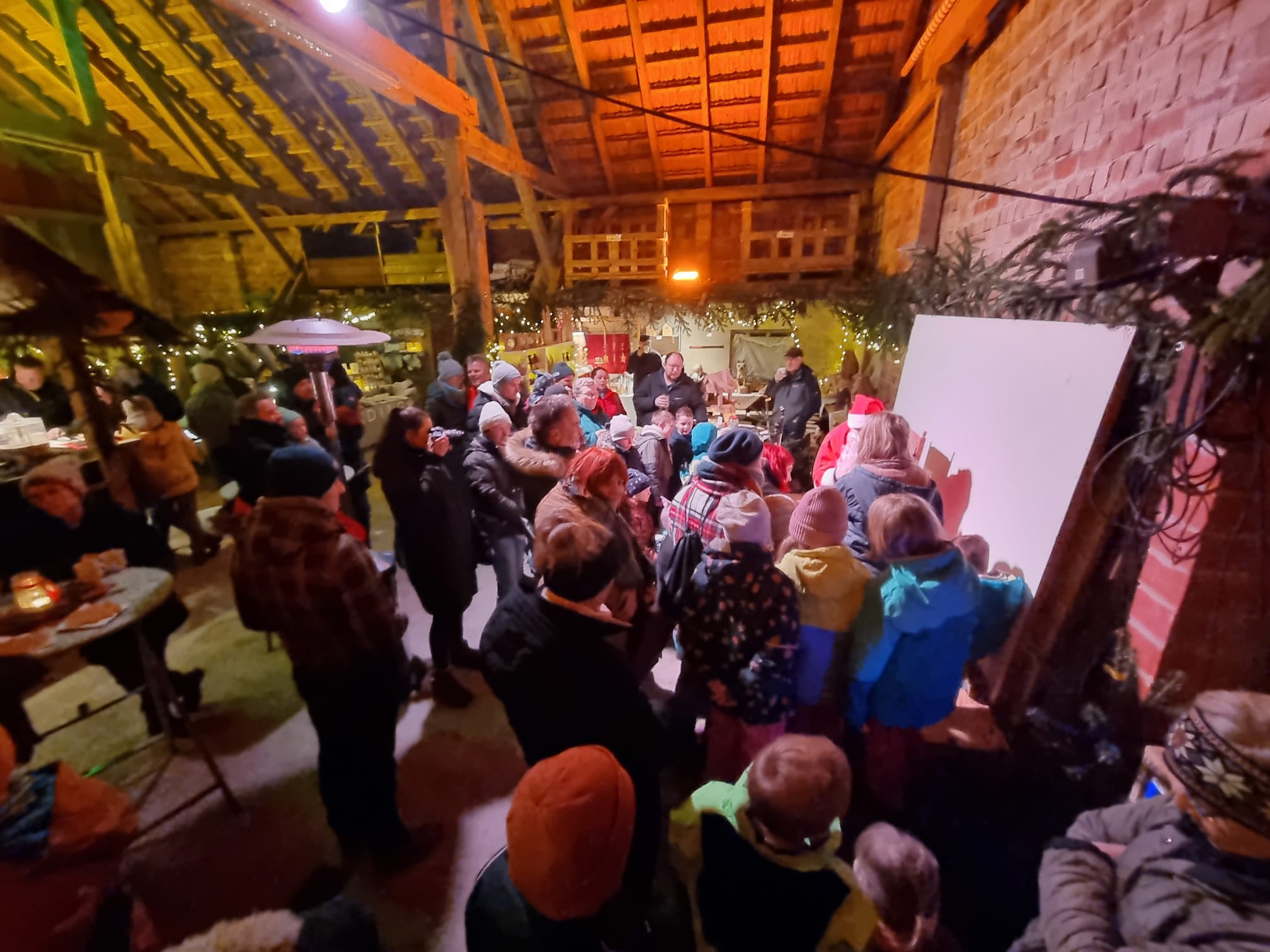 Weihnachtlicher Hofmarkt in der Scheune